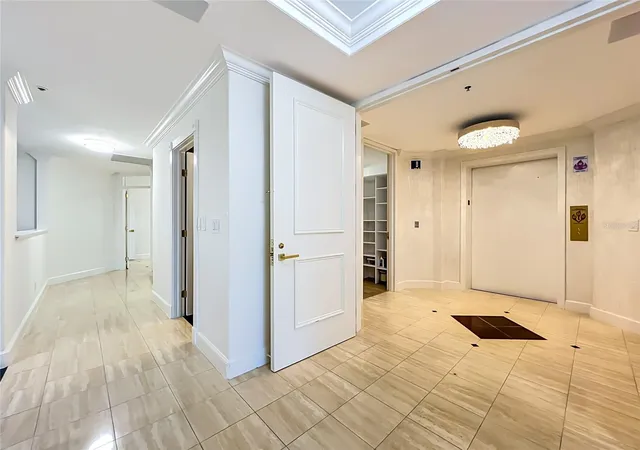 Photo 3 of Condo for sale at 1110 W Ivanhoe Blvd #9, Orlando, FL 32804 | MLS# O6446338 | Listing updated on 2026-10-06