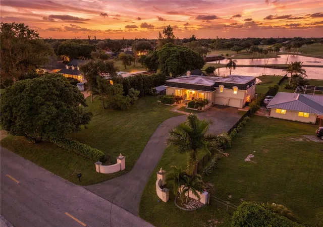Photo 3 of Single family home for sale at 5030 18th Avenue W, Bradenton, FL 34209 | MLS# A4708041 | Listing updated on 2026-10-03