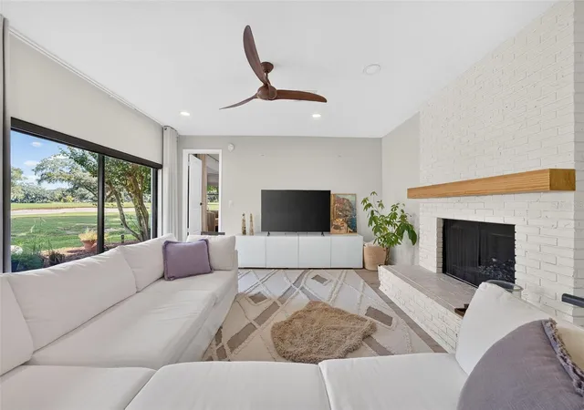 Photo 3 of Single family home for sale at 7601 Orange Tree Ln, Orlando, FL 32819 | MLS# O6446340 | Listing updated on 2026-10-06