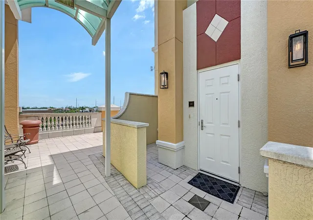 Photo 4 of Condo for sale at 800 N Tamiami Trl #321, Sarasota, FL 34236 | MLS# A4708045 | Listing updated on 2026-10-04