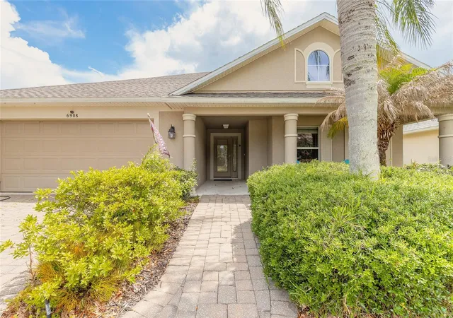 Photo 3 of Single family home for sale at 6908 Vintage Ln, Port Orange, FL 32128 | MLS# FC321820 | Listing updated on 2026-10-02