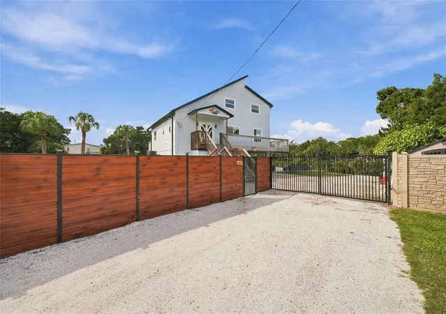 Photo 4 of Single family home for sale at 14523 Barlow Ln, Hudson, FL 34667 | MLS# W7889980 | Listing updated on 2026-10-02
