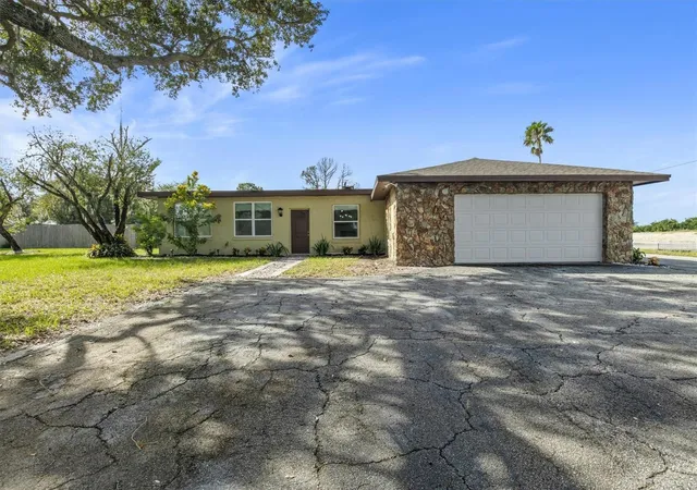 Single family home for sale at 8812 Oakwood Dr, LAKE WALES, FL 33898 | MLS# S5158619