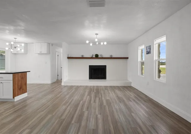 Photo 4 of Single family home for sale at 8812 Oakwood Dr, Lake Wales, FL 33898 | MLS# S5158619 | Listing updated on 2026-10-08