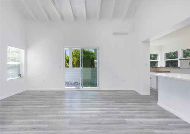Photo 3 of Single family home for sale at 2230 E Harbor Dr S, Saint Petersburg, FL 33705 | MLS# TB8553821 | Listing updated on 2026-10-07