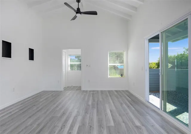 Photo 4 of Single family home for sale at 2230 E Harbor Dr S, Saint Petersburg, FL 33705 | MLS# TB8553821 | Listing updated on 2026-10-07