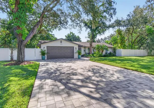Photo 1 of Single family home for sale at 1002 N Florida Ave, Tarpon Springs, FL 34689 | MLS# TB8553827 | Listing updated on 2026-10-03