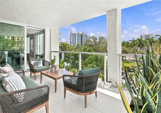 Photo 3 of Condo for sale at 1111 N Gulfstream Ave #3D, Sarasota, FL 34236 | MLS# A4708048 | Listing updated on 2026-10-04