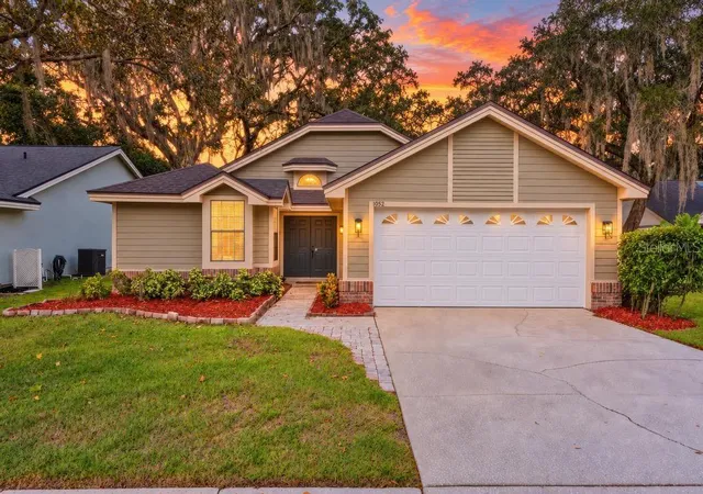 Photo 1 of Single family home for sale at 1052 Piedmont Oaks Dr, Apopka, FL 32703 | MLS# O6446351 | Listing updated on 2026-10-04