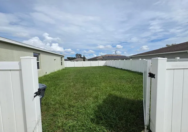 Photo 3 of Single family home for sale at 356 Camellia Ct, Kissimmee, FL 34759 | MLS# O6446354 | Listing updated on 2026-10-22