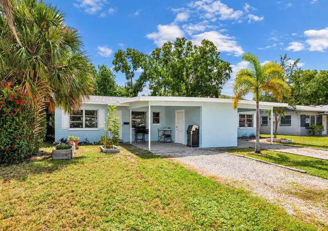 Photo 2 of Multi family home for sale at 173 38th Avenue Se, Saint Petersburg, FL 33705 | MLS# TB8553840 | Listing updated on 2026-10-07