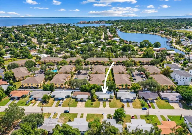 Listing Photo 5 - Condo for sale in building located at 173 38th Ave SE, Saint Petersburg, FL 33705