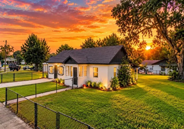 Photo 2 of Single family home for sale at 709 Chestnut Rd, Auburndale, FL 33823 | MLS# O6446359 | Listing updated on 2026-10-08