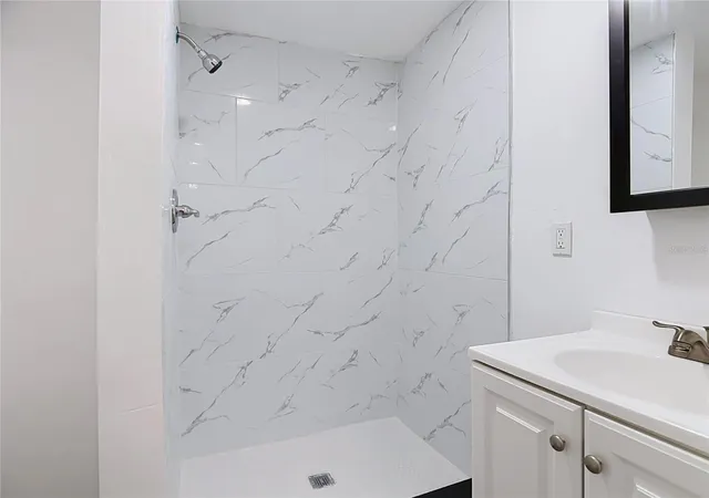 Photo 4 of Single family home for sale at 709 Chestnut Rd, Auburndale, FL 33823 | MLS# O6446359 | Listing updated on 2026-10-08