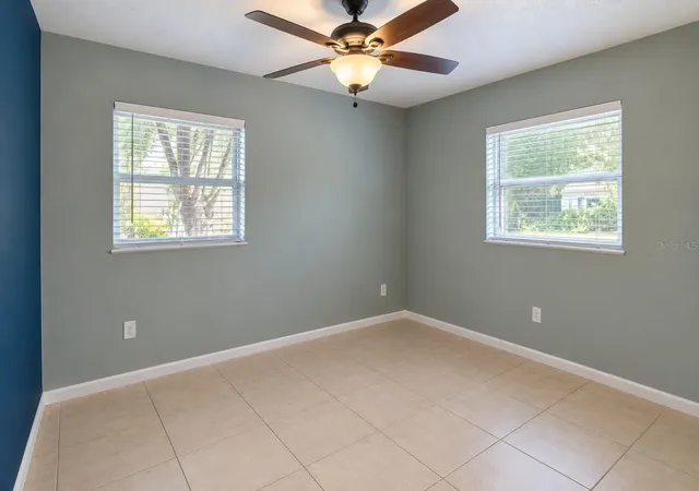 Photo 3 of Single family home for sale at 800 Dorado Ave, Orlando, FL 32807 | MLS# O6446360 | Listing updated on 2026-10-01