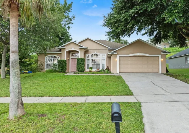 Photo 2 of Single family home for sale at 1532 Nightfall Dr, Clermont, FL 34711 | MLS# G5118482 | Listing updated on 2026-10-23