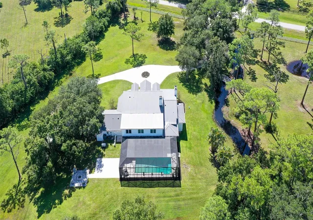 Photo 4 of Single family home for sale at 19005 69th Avenue E, Bradenton, FL 34211 | MLS# A4708052 | Listing updated on 2026-10-08