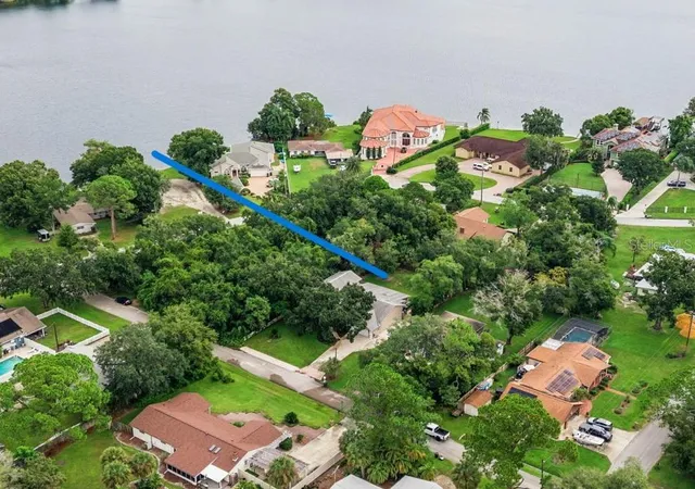 Photo 2 of Single family home for sale at 1521 Frances Dr, Apopka, FL 32703 | MLS# O6446364 | Listing updated on 2026-10-02
