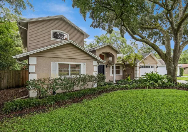 Photo 3 of Single family home for sale at 1521 Frances Dr, Apopka, FL 32703 | MLS# O6446364 | Listing updated on 2026-10-02