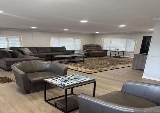 Photo 3 of Manufactured home for sale at 7350 Thorpp Ave, Brooksville, FL 34613 | MLS# W7889983 | Listing updated on 2026-10-02