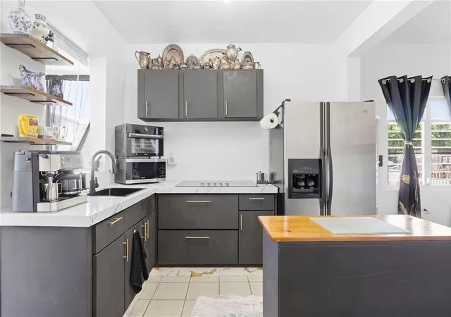 Photo 3 of Sale Pending at 958 Calle Ledesma, Arecibo, PR 00612 | MLS# PR9124608 | Listing updated on 2026-10-08
