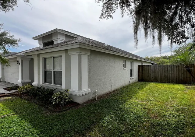 Photo 4 of Single family home for sale at 27606 Sky Lake Cir, Wesley Chapel, FL 33544 | MLS# TB8553855 | Listing updated on 2026-10-08