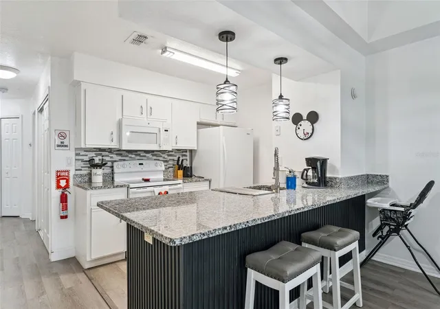 Photo 3 of Condo for sale at 5017 Laguna Bay Cir #100, Kissimmee, FL 34746 | MLS# S5158635 | Listing updated on 2026-10-09
