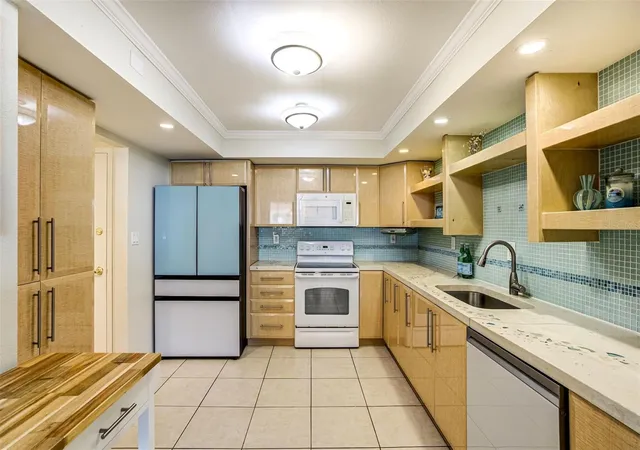 Photo 4 of Condo for sale at 17920 Gulf Blvd #102, Redington Shores, FL 33708 | MLS# TB8553868 | Listing updated on 2026-10-05