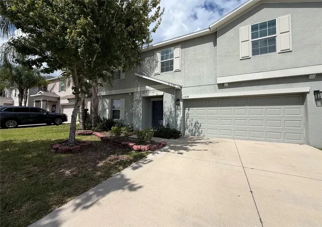 Photo 3 of Single family home for sale at 3908 Kearsney Abbey Cir, Dover, FL 33527 | MLS# TB8553871 | Listing updated on 2026-10-06