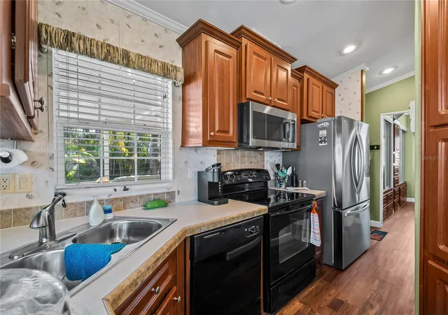 Photo 4 of Manufactured home for sale at 6800 Golf Crse Blvd #P12, Punta Gorda, FL 33982 | MLS# N6146014 | Listing updated on 2026-10-02
