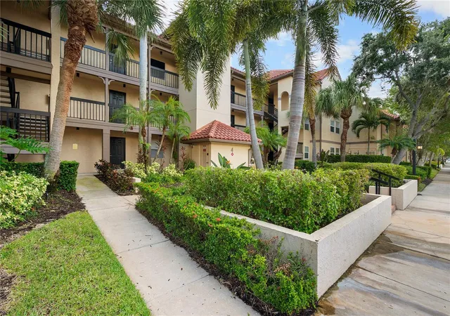 Photo 37 of Condo for sale at 2400 Feather Sound Dr #425, CLEARWATER, FL 33762 | MLS# TB8553883 | Listing updated on 2026-10-02