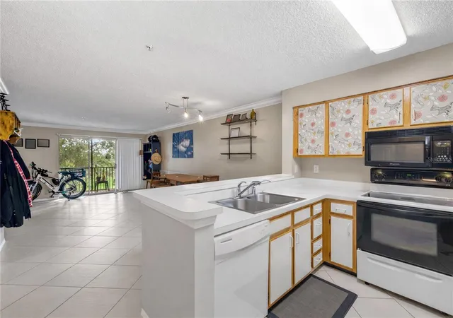 Photo 3 of Condo for sale at 2400 Feather Sound Dr #425, Clearwater, FL 33762 | MLS# TB8553883 | Listing updated on 2026-10-02
