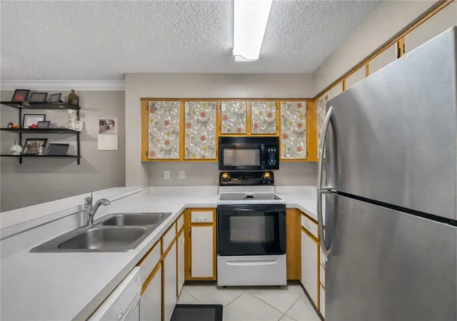 Photo 4 of Condo for sale at 2400 Feather Sound Dr #425, Clearwater, FL 33762 | MLS# TB8553883 | Listing updated on 2026-10-02