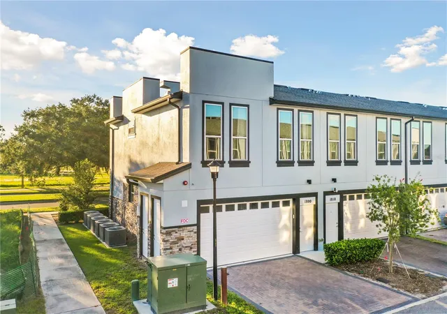 Photo 4 of Townhouse for sale at 1800 Houston St, Kissimmee, FL 34743 | MLS# S5158641 | Listing updated on 2026-10-20