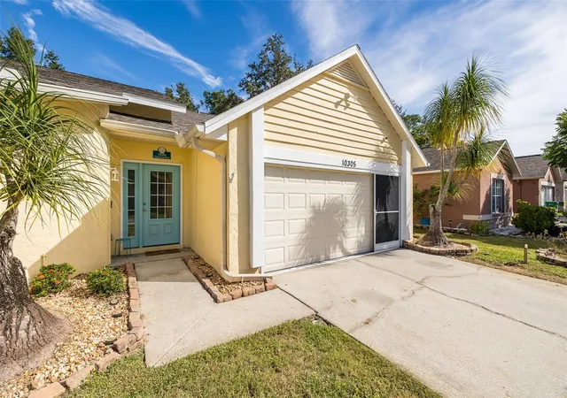 Photo 3 of Single family home for sale at 10305 Copperwood Dr, New Port Richey, FL 34654 | MLS# TB8553887 | Listing updated on 2026-10-05
