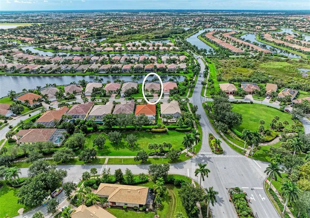 Photo 4 of Single family home for sale at 13485 Bastiano St, Venice, FL 34293 | MLS# A4708066 | Listing updated on 2026-10-03