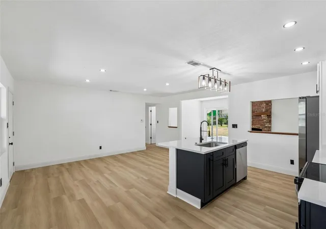 Photo 4 of Single family home for sale at 3500 Sutton Dr, Orlando, FL 32810 | MLS# O6446388 | Listing updated on 2026-10-02
