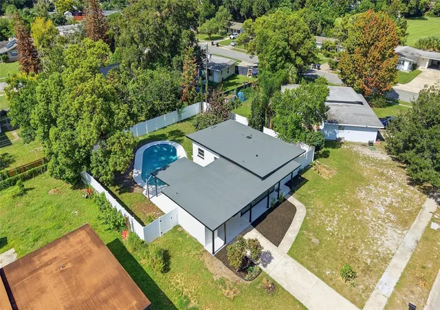 Photo 4 of Single family home for sale at 1624 Baltimore Dr, Orlando, FL 32810 | MLS# S5158644 | Listing updated on 2026-10-03