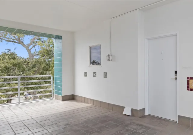 Photo 3 of Condo for sale at 4950 Bayshore Blvd #28, Tampa, FL 33611 | MLS# TB8553892 | Listing updated on 2026-10-02