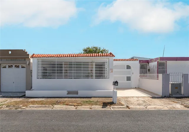 Photo 1 of Single family home for sale at 747 Levittville #SE6, Toa Baja, PR 00949 | MLS# PR9124615 | Listing updated on 2026-10-01
