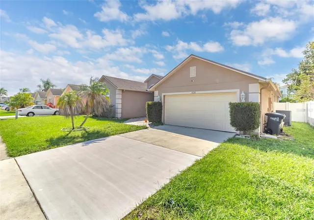 Photo 3 of Single family home for sale at 428 Acacia Tree Way, Kissimmee, FL 34758 | MLS# O6446393 | Listing updated on 2026-10-12