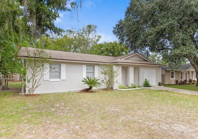 Photo 3 of Single family home for sale at 610 E Helm Way, Casselberry, FL 32707 | MLS# O6446398 | Listing updated on 2026-10-08