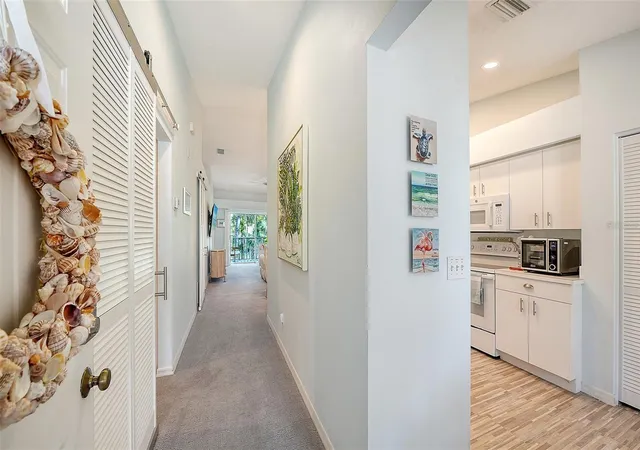 Listing Photo 5 - Condo for sale in building located at 8941 Veranda Wy, SARASOTA, FL 34238 - Unit #522