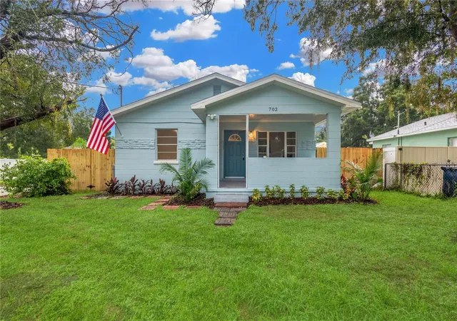 Single family home for sale at 702 E Broad St, Tampa, FL 33604 | MLS# TB8553907 | Listing updated on 2026-10-08