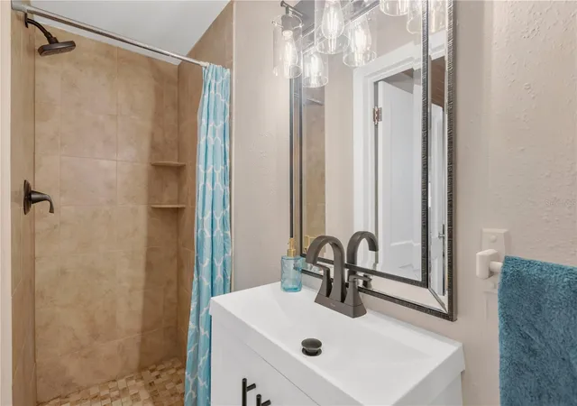 Photo 22 of Single family home for sale at 702 E Broad St, TAMPA, FL 33604 | MLS# TB8553907 | Listing updated on 2026-10-08
