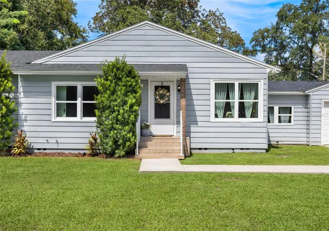 Photo 3 of Single family home for sale at 804 Catalina Dr, Sanford, FL 32771 | MLS# O6446403 | Listing updated on 2026-10-06