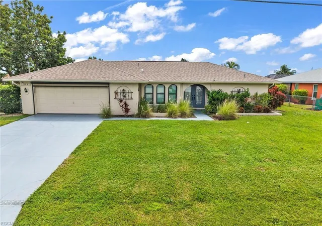 Photo 1 of Single family home for sale at 216 Se 30th Terrace, Cape Coral, FL 33904 | MLS# C7531431 | Listing updated on 2026-10-21