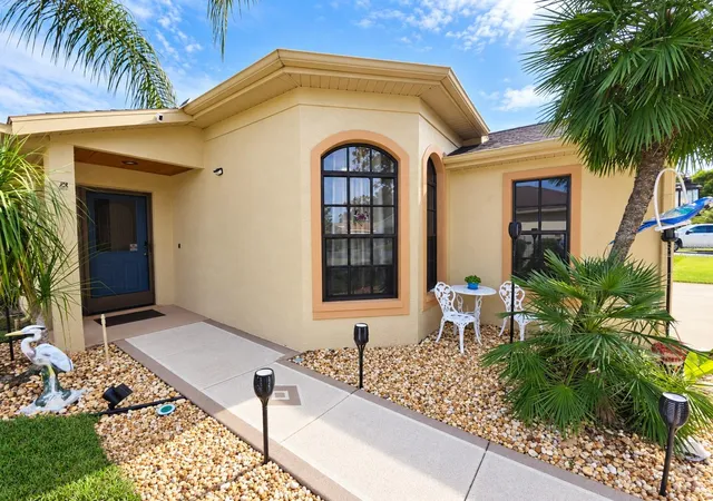 Photo 2 of Single family home for sale at 11404 Deercroft Ct, Spring Hill, FL 34609 | MLS# W7889988 | Listing updated on 2026-10-01