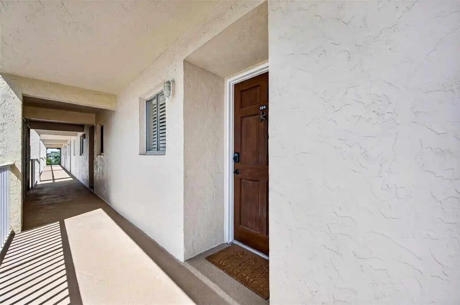 Listing Photo 2 - Condo for sale in 995 Laguna Dr located at 995 Laguna Dr, Venice, FL 34285 - Unit #305