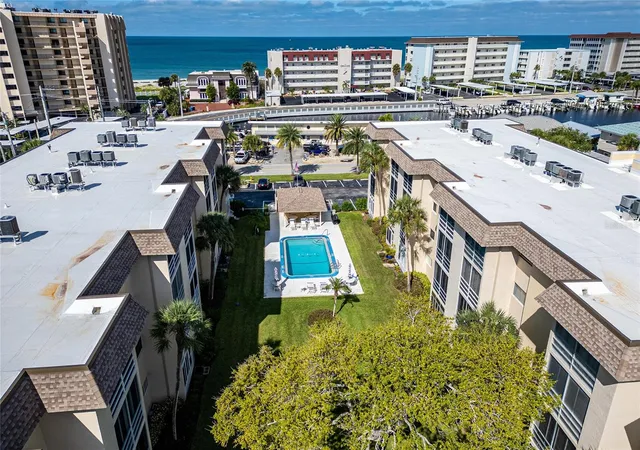 Photo 3 of Condo for sale at 995 Laguna Dr #305, Venice, FL 34285 | MLS# N6146015 | Listing updated on 2026-10-08